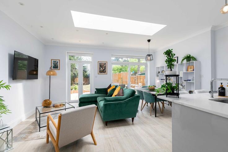Salle de séjour élégante avec mobilier moderne dans un appartement à Building North End Road - reddy-properties-limited-1 - 1640200 à London Borough of Barnet, London Salle de séjour élégante avec mobilier moderne dans un appartement à Building North End Road - reddy-properties-limited-1 - 1640200 à London Borough of Barnet, London