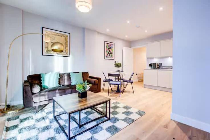 Elegante sala de estar con mobiliario moderno en un apartamento en Building Amity Grove - redwood-living - 1467153 en London Borough of Merton, London Elegante sala de estar con mobiliario moderno en un apartamento en Building Amity Grove - redwood-living - 1467153 en London Borough of Merton, London