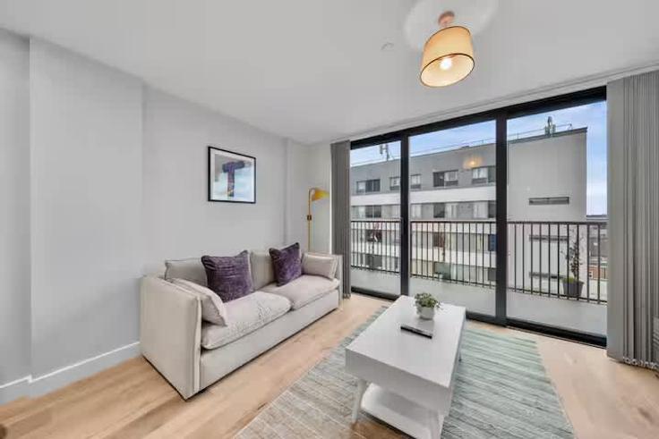 London Borough of Merton, London에 위치한 Building Amity Grove - redwood-living - 1467141 유닛의 세련된 인테리어가 돋보이는 거실