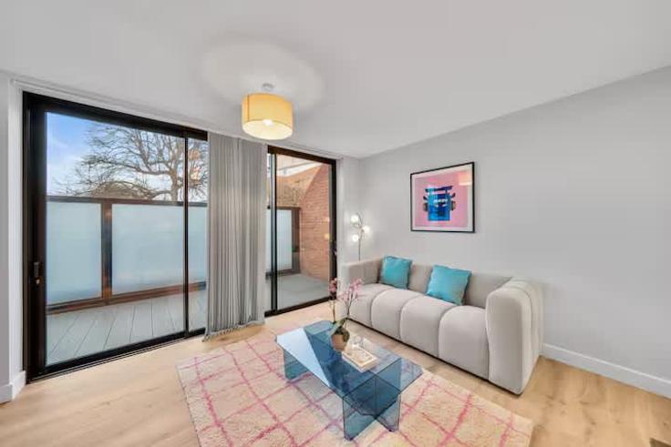 Building Amity Grove - redwood-living - 1467147 adresindeki bir dairede modern mobilyalarla zarif bir şekilde tasarlanmış oturma odası London Borough of Merton, London