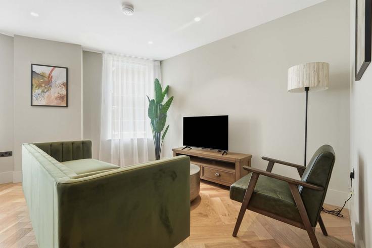 Salle de séjour élégante avec mobilier moderne dans un appartement à Building Cheyne Walk - redwood-living - 1578810 à Royal Borough of Kensington and Chelsea, London Salle de séjour élégante avec mobilier moderne dans un appartement à Building Cheyne Walk - redwood-living - 1578810 à Royal Borough of Kensington and Chelsea, London