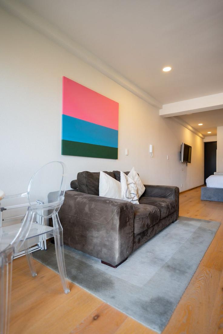 Salle de séjour élégante avec mobilier moderne dans un appartement à Building Avenida Álvaro Obregón - rent-a-kent - 1386750 à Mexico City, Mexico City Salle de séjour élégante avec mobilier moderne dans un appartement à Building Avenida Álvaro Obregón - rent-a-kent - 1386750 à Mexico City, Mexico City