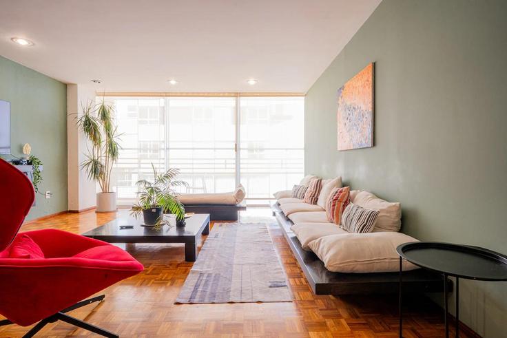 Mexico City Mexico CityのBuilding Avenida Presidente Masaryk - rent-a-kent - 1496981のアパートメントにある、モダンな家具を備えたエレガントなデザインのリビングルーム