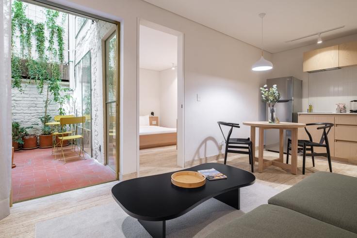 Mexico City, Mexico City에 위치한 Building Campeche - rentinba - 1018939 - MEX 유닛의 세련된 인테리어가 돋보이는 거실