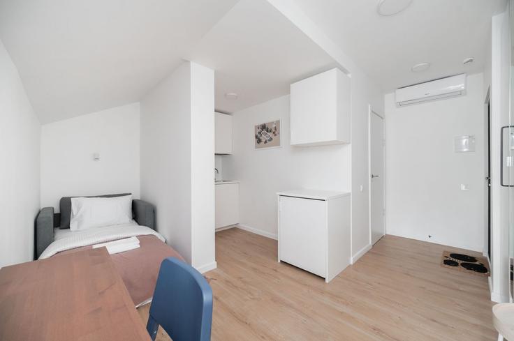 Vilnius VilniusのBuilding Sodų gatvė - reside-baltic - 1329332のアパートメントにある、モダンな家具を備えたエレガントなデザインのリビングルーム Vilnius VilniusのBuilding Sodų gatvė - reside-baltic - 1329332のアパートメントにある、モダンな家具を備えたエレガントなデザインのリビングルーム