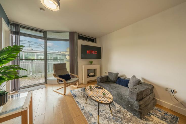 Elegante sala de estar con mobiliario moderno en un apartamento en Building Tavistock Place - residentfirst-property-management - 1581525 en City of Sunderland, Sunderland