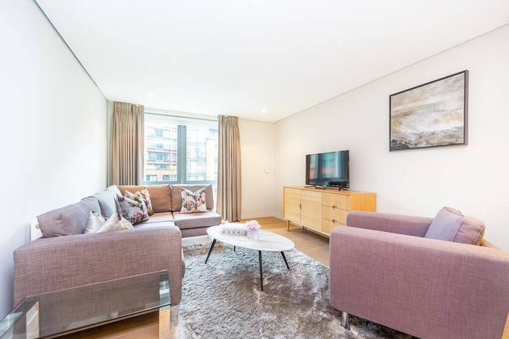 Salle de séjour élégante avec mobilier moderne dans un appartement à Building Harbet Road - residentialland - 1312638 - LON à City of Westminster, London