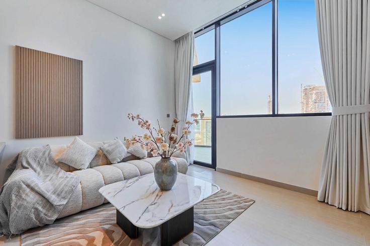 Building Lazuward North East - restnroam - 1499902 adresindeki bir dairede modern mobilyalarla zarif bir şekilde tasarlanmış oturma odası Al Barsha South Fourth, Dubai Building Lazuward North East - restnroam - 1499902 adresindeki bir dairede modern mobilyalarla zarif bir şekilde tasarlanmış oturma odası Al Barsha South Fourth, Dubai