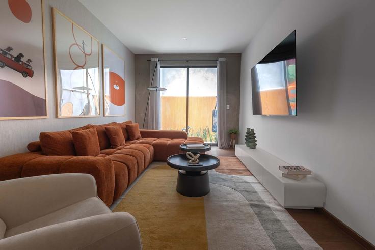 Building Jojutla - return-policy-stays - 1643746 adresindeki bir dairede modern mobilyalarla zarif bir şekilde tasarlanmış oturma odası Mexico City, Mexico City