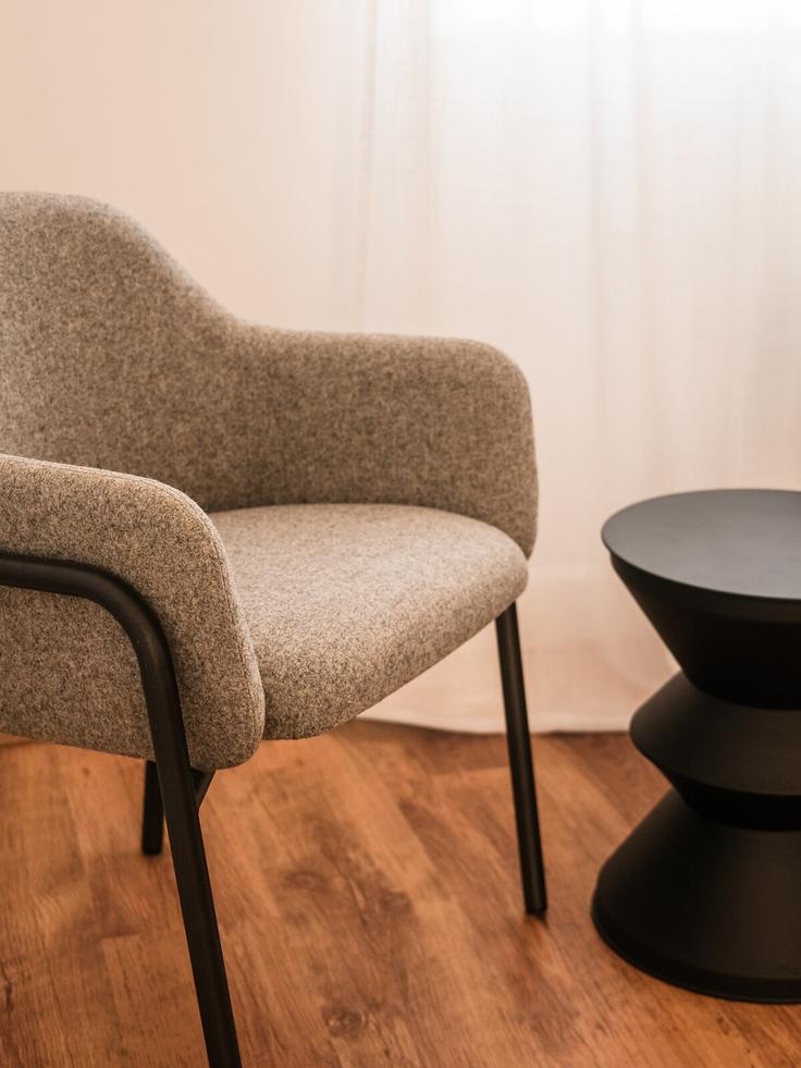 London Borough of Islington, London에 위치한 Building Highbury Grove - reve-studio-limited - 1464975 유닛의 세련된 인테리어가 돋보이는 거실