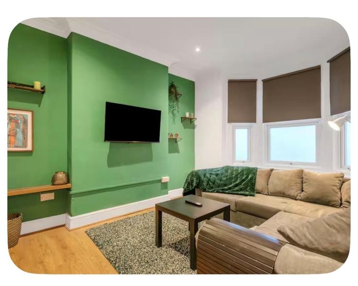 Nottingham, Nottingham에 위치한 Building Radford Boulevard - rich-property-management - 1696405 유닛의 세련된 인테리어가 돋보이는 거실 Nottingham, Nottingham에 위치한 Building Radford Boulevard - rich-property-management - 1696405 유닛의 세련된 인테리어가 돋보이는 거실