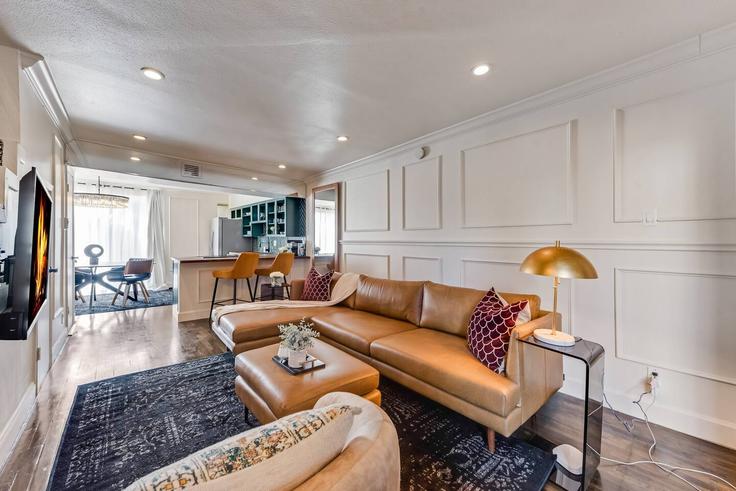 Dallas DallasのBuilding Gaston Avenue - ritzy-room-1 - 1571819のアパートメントにある、モダンな家具を備えたエレガントなデザインのリビングルーム Dallas DallasのBuilding Gaston Avenue - ritzy-room-1 - 1571819のアパートメントにある、モダンな家具を備えたエレガントなデザインのリビングルーム