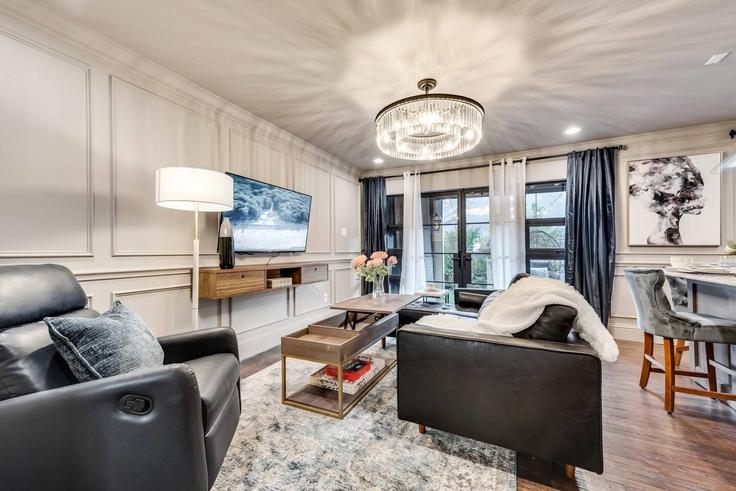 Dallas, Dallas에 위치한 Building Junius Street - ritzy-room-1 - 1571757 유닛의 세련된 인테리어가 돋보이는 거실