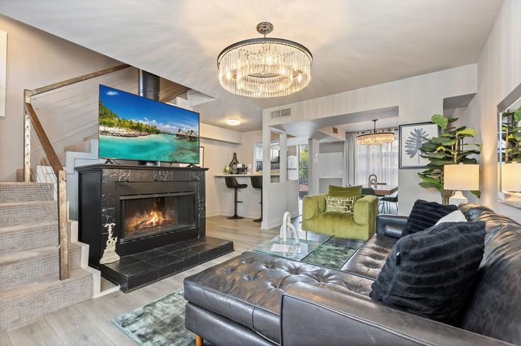 Salle de séjour élégante avec mobilier moderne dans un appartement à Building Gaston Avenue - ritzy-room-1 - 1571804 à Dallas, Dallas Salle de séjour élégante avec mobilier moderne dans un appartement à Building Gaston Avenue - ritzy-room-1 - 1571804 à Dallas, Dallas