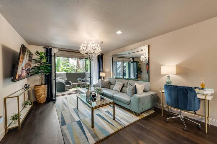 Salle de séjour élégante avec mobilier moderne dans un appartement à Building Gaston Avenue - ritzy-room-1 - 1571814 à Dallas, Dallas Salle de séjour élégante avec mobilier moderne dans un appartement à Building Gaston Avenue - ritzy-room-1 - 1571814 à Dallas, Dallas