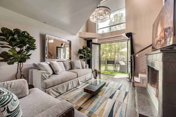 Elegante sala de estar con mobiliario moderno en un apartamento en Building Gaston Avenue - ritzy-room-1 - 1571818 en Dallas, Dallas Elegante sala de estar con mobiliario moderno en un apartamento en Building Gaston Avenue - ritzy-room-1 - 1571818 en Dallas, Dallas