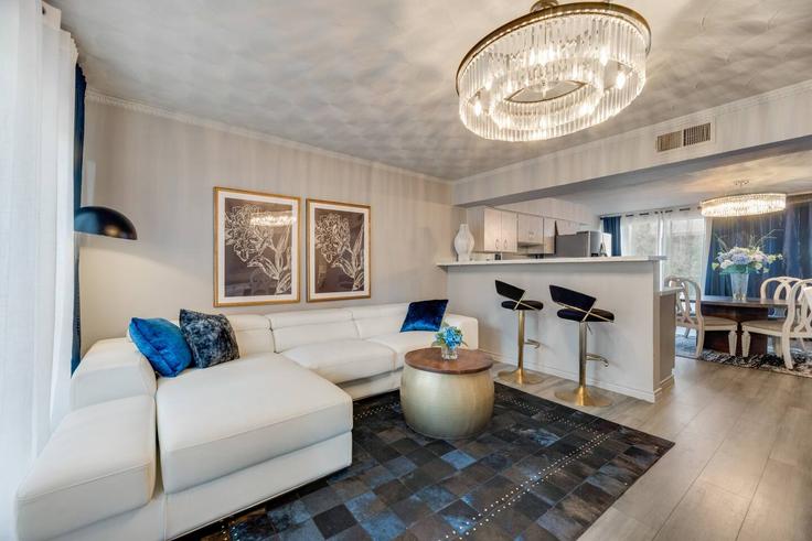 Salle de séjour élégante avec mobilier moderne dans un appartement à Building Gaston Avenue - ritzy-room-1 - 1571803 à Dallas, Dallas Salle de séjour élégante avec mobilier moderne dans un appartement à Building Gaston Avenue - ritzy-room-1 - 1571803 à Dallas, Dallas