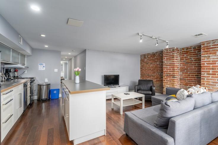 2 yatak odalı mobilyalı daire Columbia Road Northwest 1034721P , Washington, Washington, fotoğraf 1