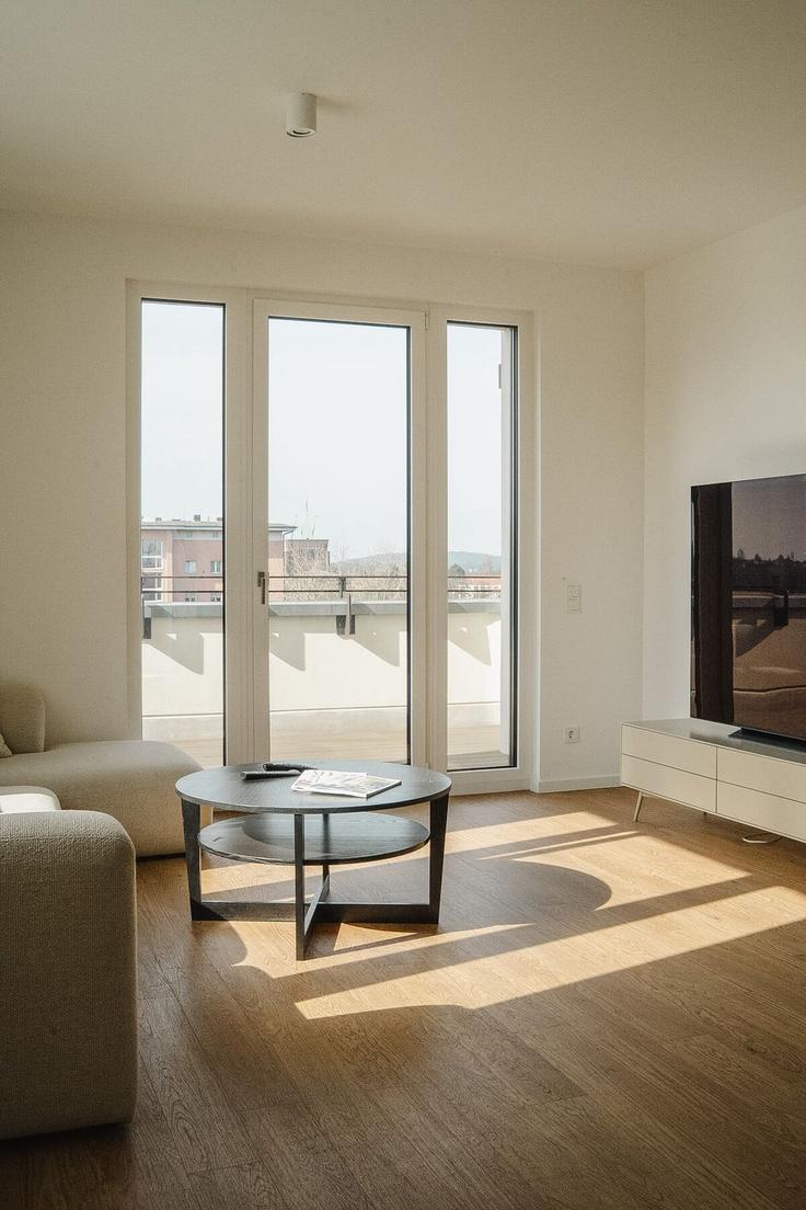 Elegant gestaltetes Wohnzimmer mit moderner Einrichtung in einer Wohnung im Building Forckenbeckstraße - rockchair-gmbh - 1253192 - BER in Berlin, Berlin Elegant gestaltetes Wohnzimmer mit moderner Einrichtung in einer Wohnung im Building Forckenbeckstraße - rockchair-gmbh - 1253192 - BER in Berlin, Berlin