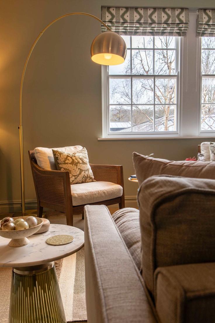 Building Walcot Street - rococo-of-bath - 1473055 adresindeki bir dairede modern mobilyalarla zarif bir şekilde tasarlanmış oturma odası Bath, Bath