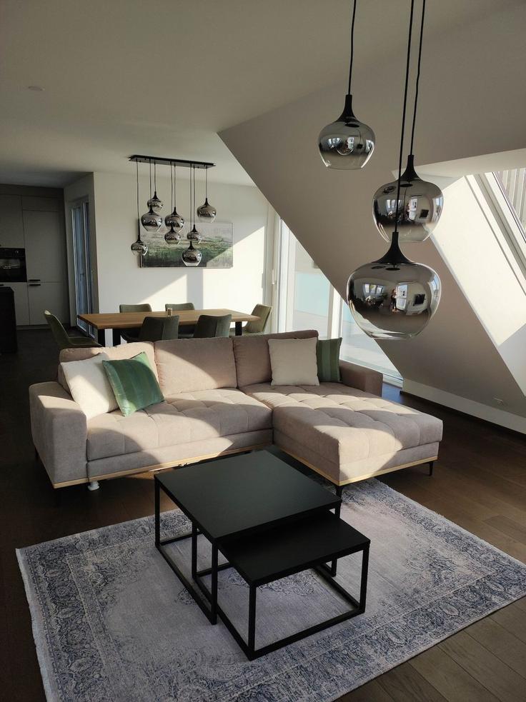 Elegant gestaltetes Wohnzimmer mit moderner Einrichtung in einer Wohnung im Building Gotenweg - roksox-gmbh - 1540294 in Vienna, Vienna Elegant gestaltetes Wohnzimmer mit moderner Einrichtung in einer Wohnung im Building Gotenweg - roksox-gmbh - 1540294 in Vienna, Vienna