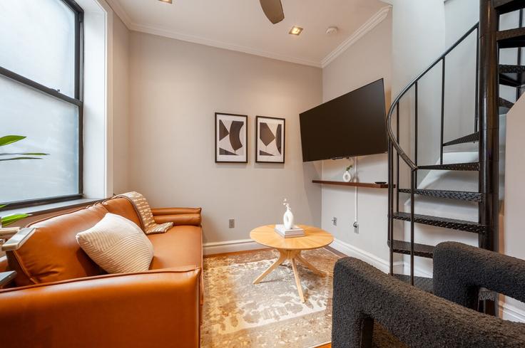 Manhattan, New York에 위치한 Building East 35th Street - roomrs-1 - 1644636 유닛의 세련된 인테리어가 돋보이는 거실