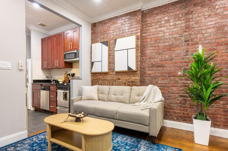 Manhattan, New York에 위치한 Building 2nd Avenue - roomrs-1 - 1644646 유닛의 세련된 인테리어가 돋보이는 거실