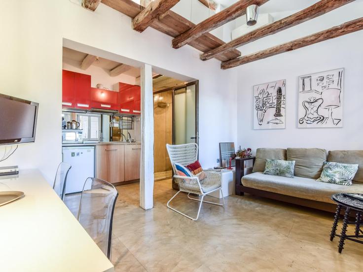 Centro, Madrid에 위치한 Building Calle del Olivar - roomtorent - 1285608 - MAD 아파트의 세련된 인테리어가 돋보이는 거실 Centro, Madrid에 위치한 Building Calle del Olivar - roomtorent - 1285608 - MAD 아파트의 세련된 인테리어가 돋보이는 거실