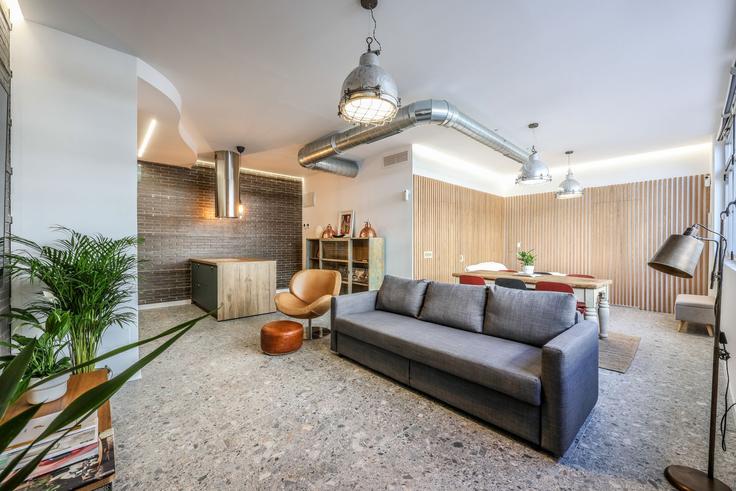 Elegant gestaltetes Wohnzimmer mit moderner Einrichtung in einer Wohnung im Building El Caserio - roomtorent - 1285649 - MAD in Villaverde, Madrid