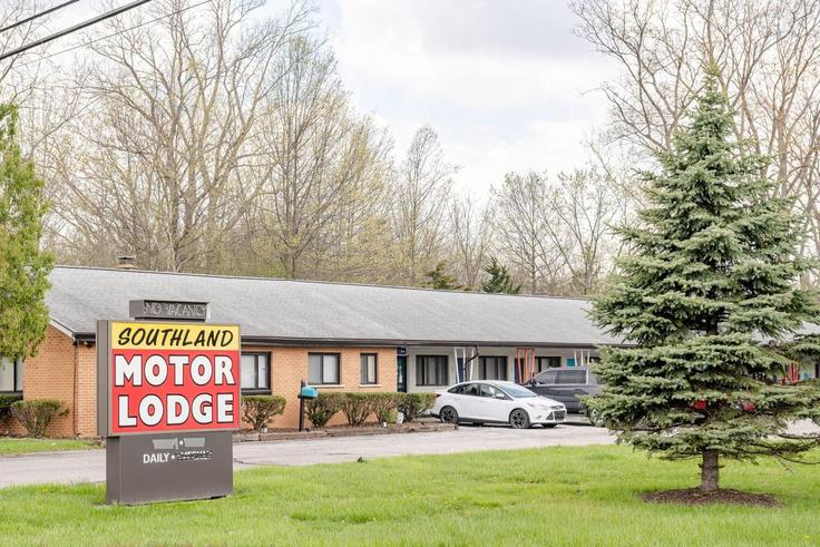 Dix Toledo Roadにある1件の寝室・家具付きアパート（1262257P、Taylor、Taylor）写真 1枚