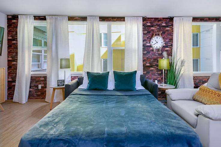 Building 17th Avenue South - roundtop-rentals - 1284569 - SEA adresindeki bir dairede modern mobilyalarla zarif bir şekilde tasarlanmış oturma odası Seattle, Seattle
