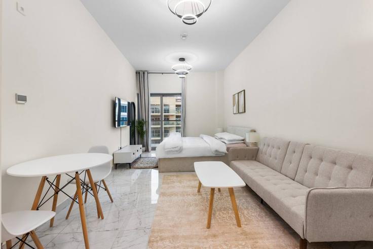 Elegant gestaltetes Wohnzimmer mit moderner Einrichtung in einer Wohnung im Building Tariaq Bedon Esm - rove-haven - 1313849 - DXB in Dubai South Residential District, Dubai Elegant gestaltetes Wohnzimmer mit moderner Einrichtung in einer Wohnung im Building Tariaq Bedon Esm - rove-haven - 1313849 - DXB in Dubai South Residential District, Dubai