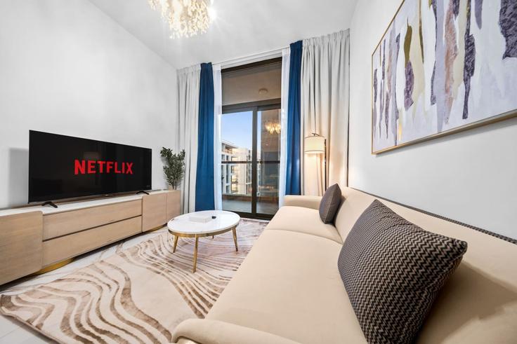 Elegant gestaltetes Wohnzimmer mit moderner Einrichtung in einer Wohnung im Building Sheikh Mohammed Bin Zayed Road - rove-haven - 1357364 in Dubai, Dubai Elegant gestaltetes Wohnzimmer mit moderner Einrichtung in einer Wohnung im Building Sheikh Mohammed Bin Zayed Road - rove-haven - 1357364 in Dubai, Dubai