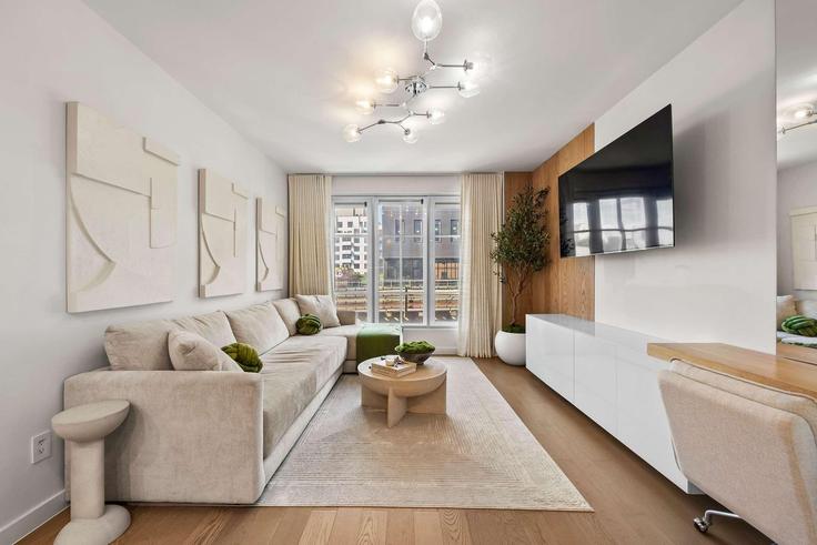 Salle de séjour élégante avec mobilier moderne dans un appartement à Building 32nd Street - rovetravel - 1337213 à Queens, New York Salle de séjour élégante avec mobilier moderne dans un appartement à Building 32nd Street - rovetravel - 1337213 à Queens, New York