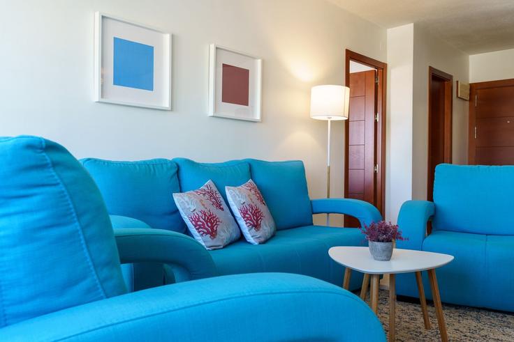 Sala de estar elegantemente projetada com móveis modernos em um apartamento no Building Calle Decano Pedro Navarrete - salvador-martinez-muoz - 1331182 em Churriana, Torremolinos Sala de estar elegantemente projetada com móveis modernos em um apartamento no Building Calle Decano Pedro Navarrete - salvador-martinez-muoz - 1331182 em Churriana, Torremolinos