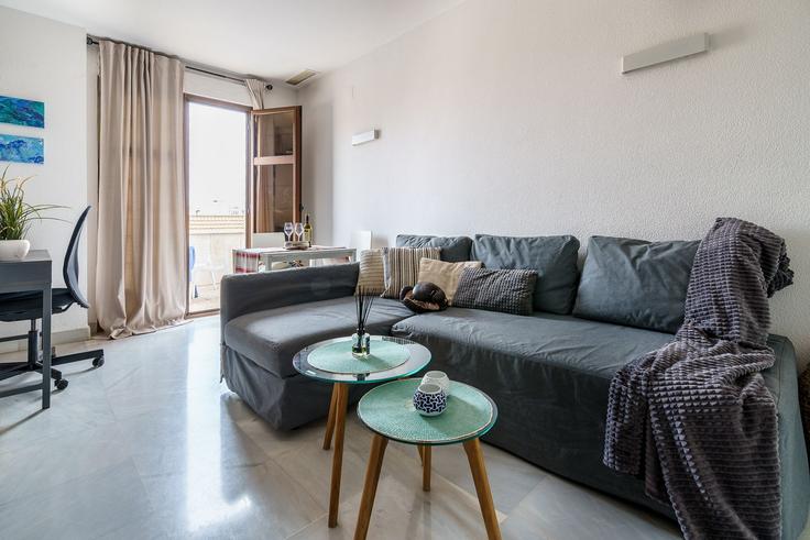 Building Calle Córdoba - salvador-martinez-muoz - 1331169 adresindeki bir dairede modern mobilyalarla zarif bir şekilde tasarlanmış oturma odası Centro, Málaga