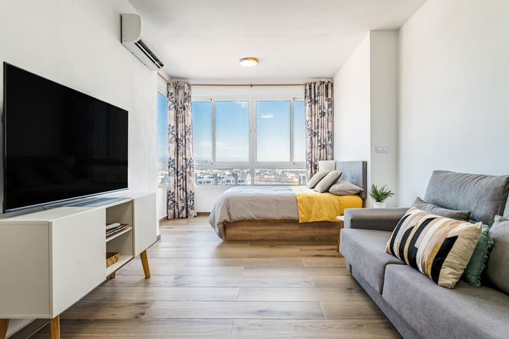 Salle de séjour élégante avec mobilier moderne dans un appartement à Building Camino del Carnicero - salvador-martinez-muoz - 1331249 à Torremolinos, Torremolinos Salle de séjour élégante avec mobilier moderne dans un appartement à Building Camino del Carnicero - salvador-martinez-muoz - 1331249 à Torremolinos, Torremolinos