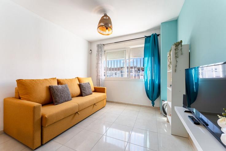 Salle de séjour élégante avec mobilier moderne dans un appartement à Building Calle Sancti Espíritu - salvador-martinez-muoz - 1359787 à Cruz de Humilladero, Málaga