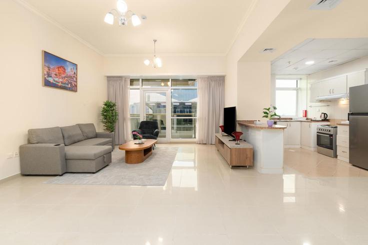 Building Tariaq Bedon Esm - samaya-vacation-homes - 1388785 adresindeki bir dairede modern mobilyalarla zarif bir şekilde tasarlanmış oturma odası JLT, Dubai