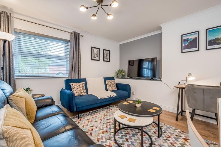 Belfast BelfastのBuilding Dublin Road - sbn - 1376731のアパートメントにある、モダンな家具を備えたエレガントなデザインのリビングルーム