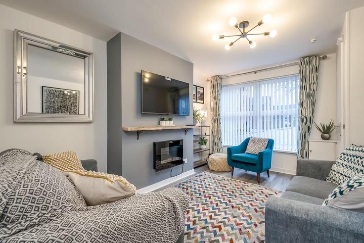 Building Posnett Street - sbn - 1473116 adresindeki bir dairede modern mobilyalarla zarif bir şekilde tasarlanmış oturma odası Belfast, Belfast