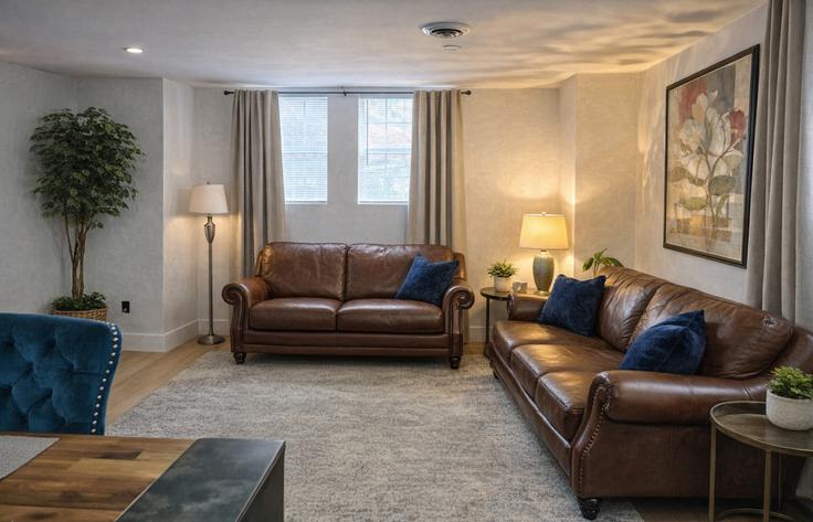 Salle de séjour élégante avec mobilier moderne dans un appartement à Building Glenfield Avenue - sean-swain - 1510880 à Detroit, Detroit