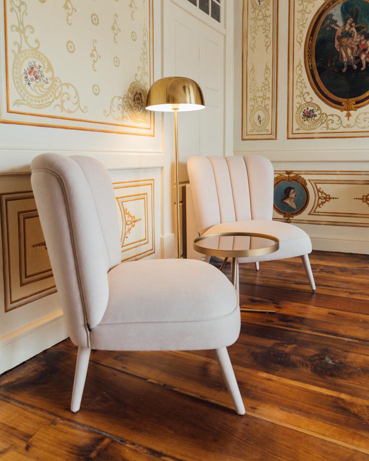 Salle de séjour élégante avec mobilier moderne dans un appartement à Building Largo do Paço - seapartamentos - 1343544 à Braga, Braga Salle de séjour élégante avec mobilier moderne dans un appartement à Building Largo do Paço - seapartamentos - 1343544 à Braga, Braga