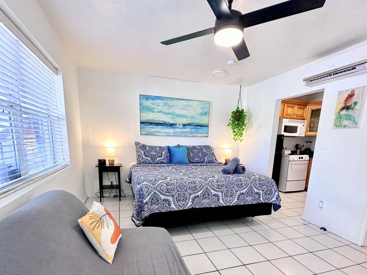 1 quarto mobiliado em apartamentos em Monroe Street 1034665P, Hollywood, Hollywood, foto 3