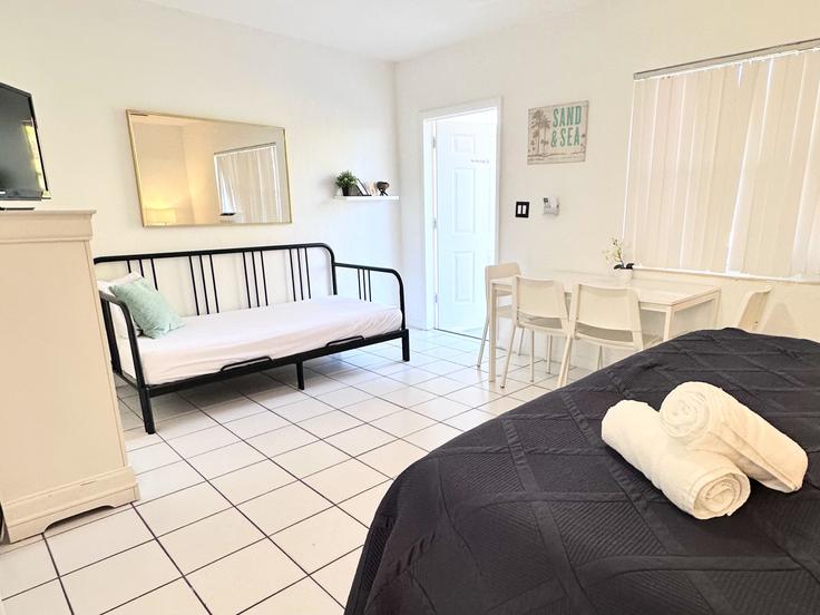 1 quarto mobiliado em apartamentos em Monroe Street 1034666P, Hollywood, Hollywood, foto 1 1 quarto mobiliado em apartamentos em Monroe Street 1034666P, Hollywood, Hollywood, foto 1