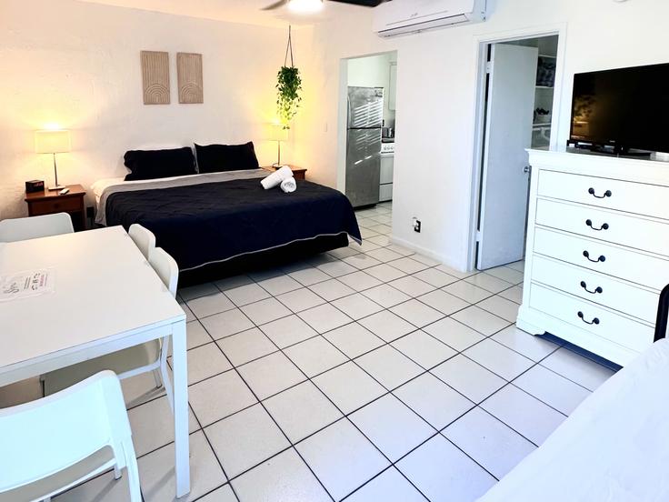 1 quarto mobiliado em apartamentos em Monroe Street 1034666P, Hollywood, Hollywood, foto 4