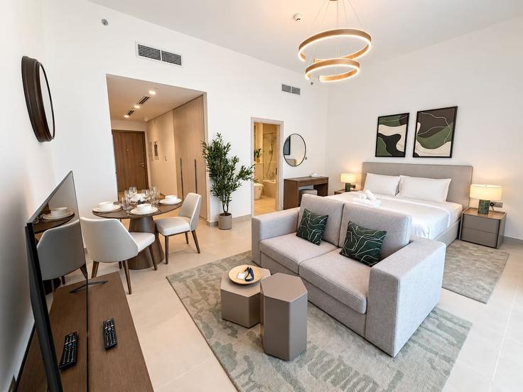 Elegante sala de estar con mobiliario moderno en un apartamento en Building Yas Street - serenity-sands-holiday-homes - 1691771 en Yas Island, Abu Dhabi Elegante sala de estar con mobiliario moderno en un apartamento en Building Yas Street - serenity-sands-holiday-homes - 1691771 en Yas Island, Abu Dhabi