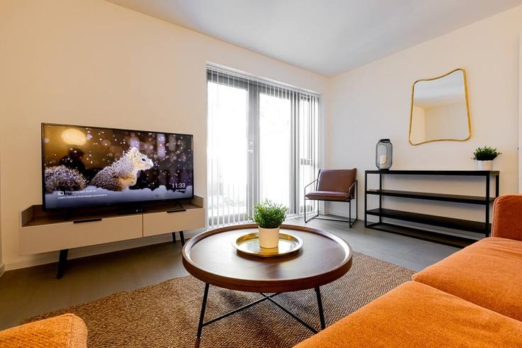 Building Goldsmith Street - seven-space-stays - 1584048 adresindeki bir dairede modern mobilyalarla zarif bir şekilde tasarlanmış oturma odası Norwich, Norwich Building Goldsmith Street - seven-space-stays - 1584048 adresindeki bir dairede modern mobilyalarla zarif bir şekilde tasarlanmış oturma odası Norwich, Norwich