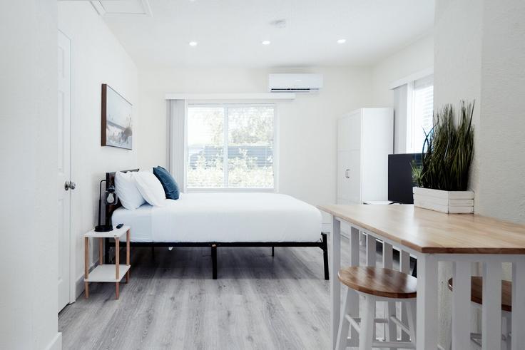 1 quarto mobiliado em apartamentos em Northwest 69th Street 1283059P, Miami, Miami, foto 1