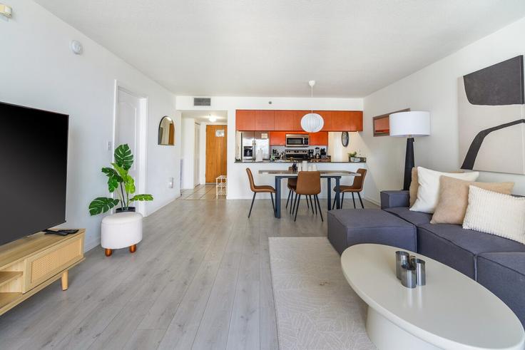 Elegant gestaltetes Wohnzimmer mit moderner Einrichtung in einer Wohnung im Building Brickell Bay Drive - shorehouse-management - 1283064 - MIA in Miami, Miami